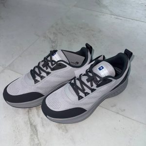 Мужские легкие кроссовки в сетку Kajila.