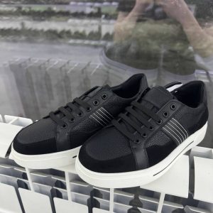 Мужские кеды низкие с полосками.